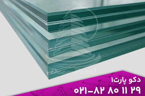 مقایسه شیشه های ساختمانی مختلف از نظر ایمنی و شفافیت 4 شیشههای ساختمانی امروزه نقشی بسیار فراتر از یک متریال تزئینی دارند. آنها ترکیبی از زیبایی، استحکام و کارایی هستند و بسته به نوع فرآیند تولید، میزان شفافیت، مقاومت و کاربردشان متفاوتاند. انتخاب درست نوع شیشه میتواند هم ایمنی فضا را تضمین کند و هم نور و جلوه بصری مطلوبی ایجاد نماید. در ادامه با مهمترین انواع شیشههای ساختمانی و ویژگیهای هرکدام آشنا میشویم. شیشه لمینت (Laminated) | نرده شیشه ای | هندریل شیشه ای